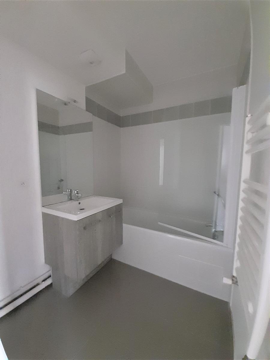 
																			3 pièces - 
																		1er étage - 58m² - 1 053,53 € - Photo #4