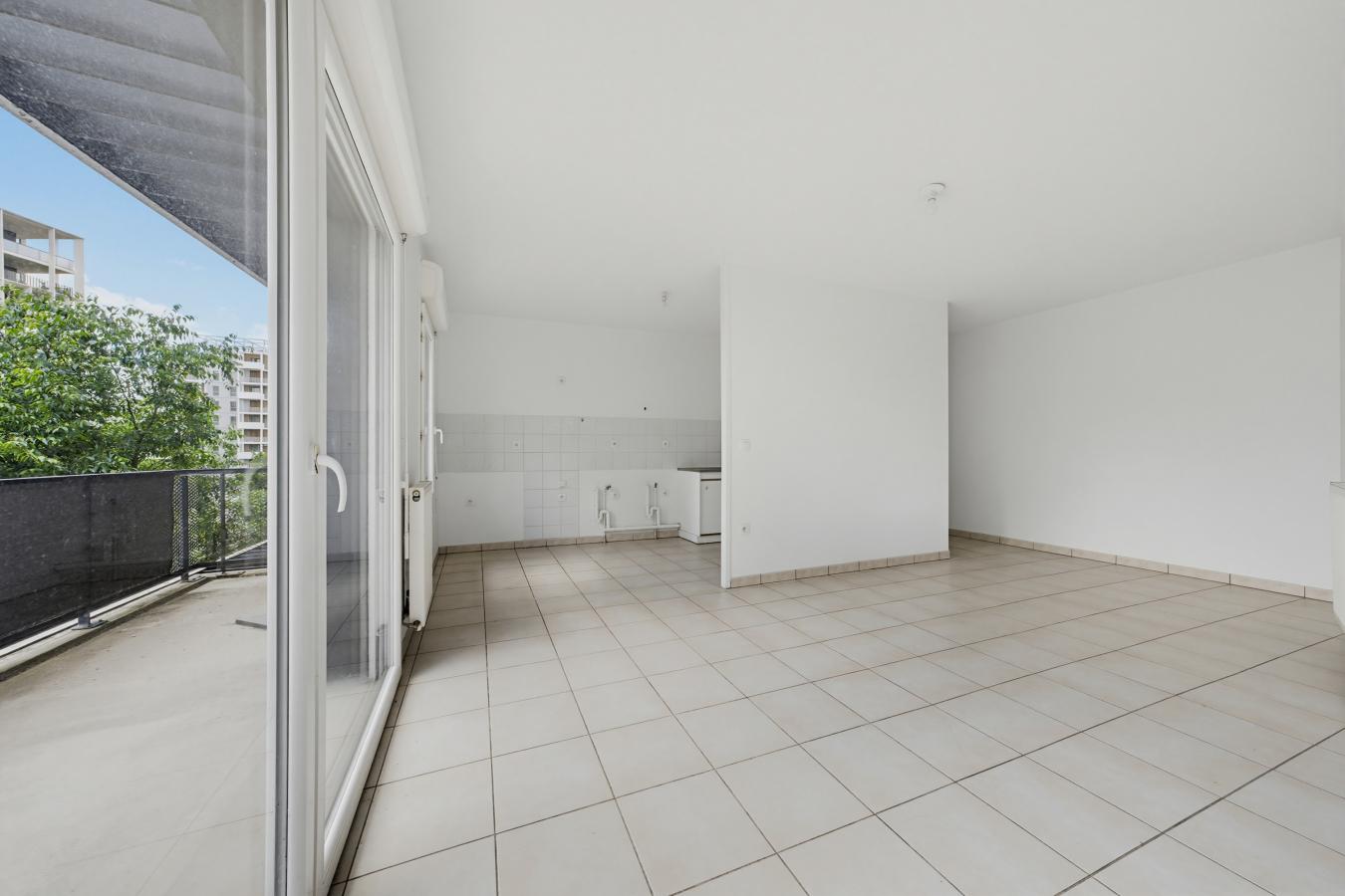 
																																							3 pièces - 
																																						2ème étage - 61m² - 170 000 € - Photo #2