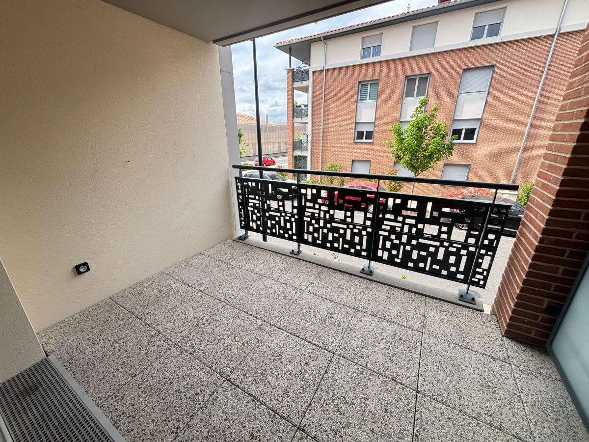 
																																							3 pièces - 
																																						1er étage - 74m² - 763,56 € - Photo #1