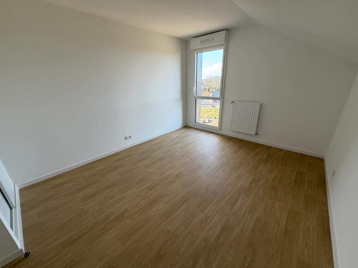 
																			4 pièces - 
																		3ème étage - 100m² - 1 365,23 € - Photo #5