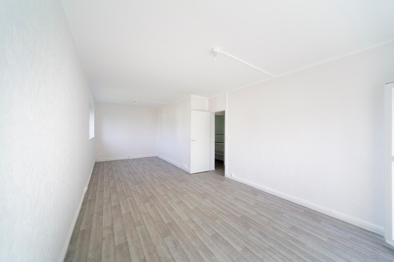 
																			3 pièces - 
																		4ème étage - 67m² - 444,30 € - Photo #2