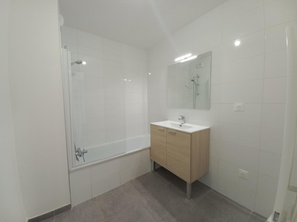 3 pièces - 1er étage - 70m² - 983,61 € - Photo #5