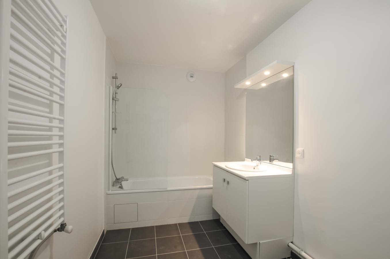 
																			3 pièces - 
																		RDC - 63m² - 1 125,20 € - Photo #3