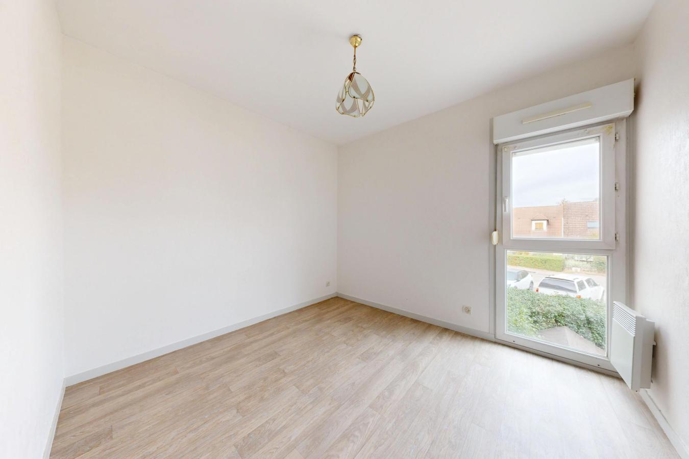 
																																							4 pièces - 
																																						1er étage - 83m² - 90 860 € - Photo #5