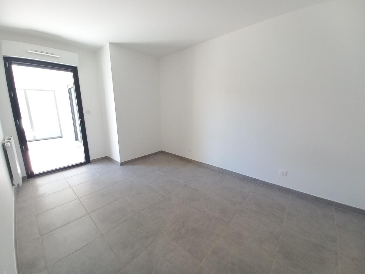 3 pièces - 1er étage - 70m² - 983,61 € - Photo #3