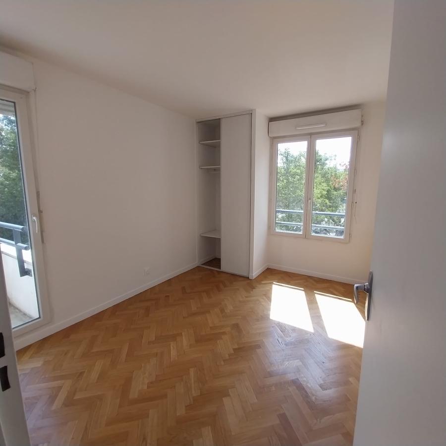 
																																							4 pièces - 
																																						1er étage - 79m² - 221 000 € - Photo #6