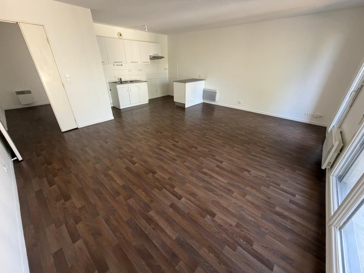 
																																							3 pièces - 
																																						1er étage - 66m² - 677,66 € - Photo #2