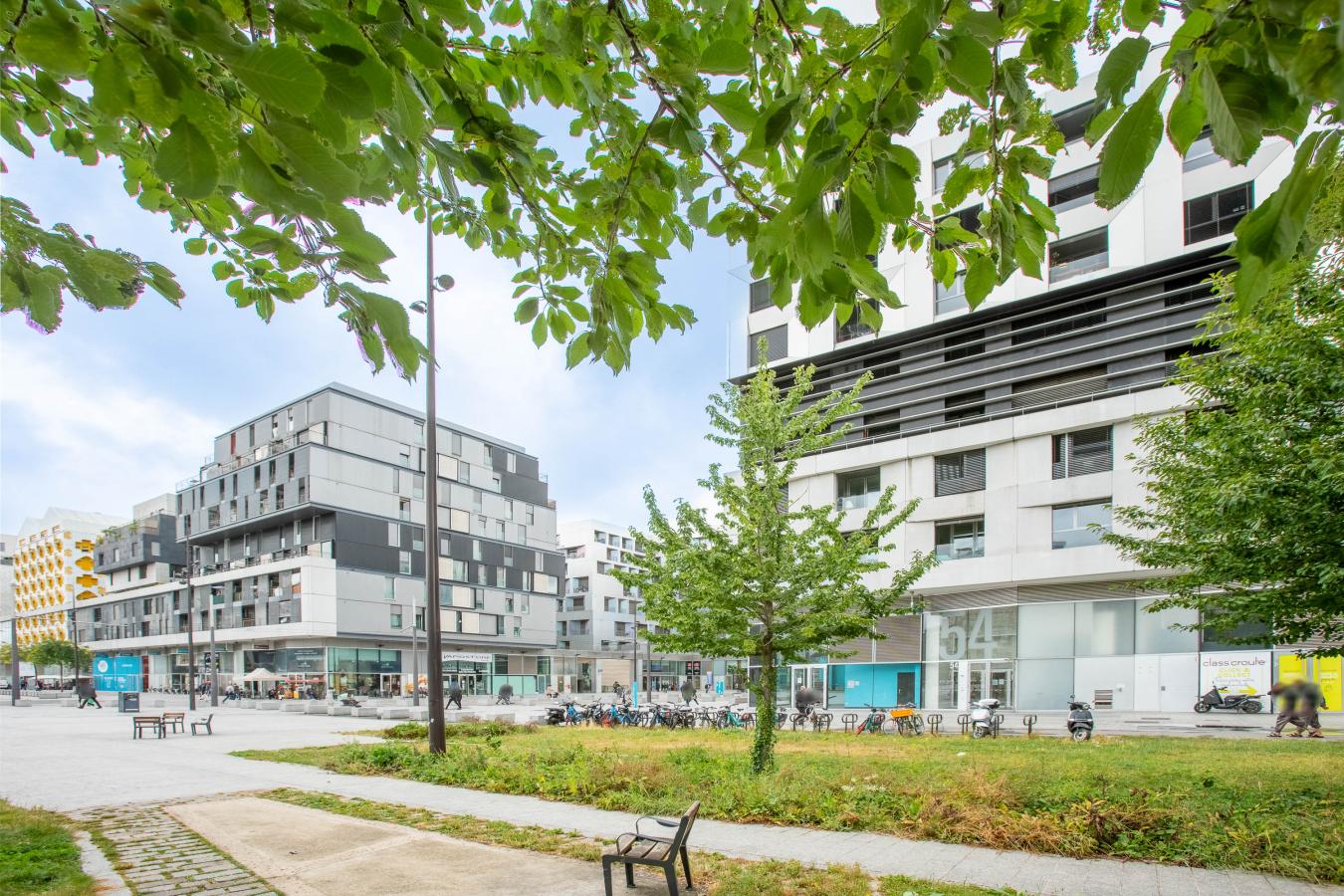 
																			5 pièces - 
																		1er étage - 92m² - 2 343,27 € - Photo #6