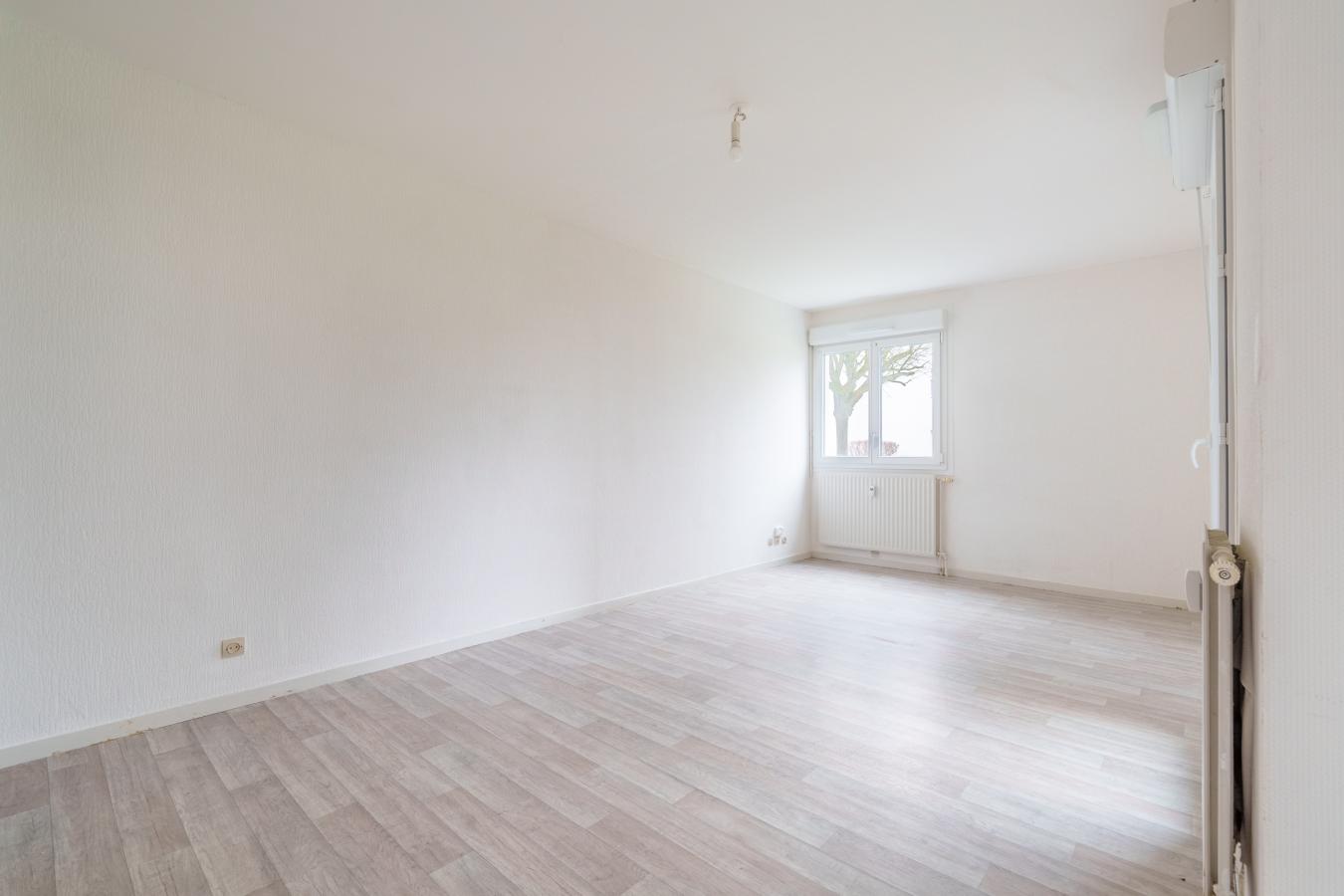 4 pièces - 4ème étage - 83m² - 890,45 € - Photo #5
