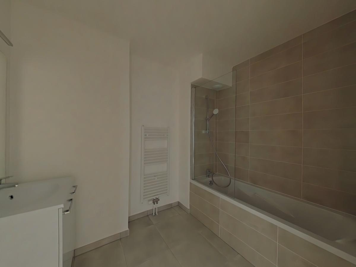 
																																							3 pièces - 
																																						RDC - 62m² - 851,27 € - Photo #3