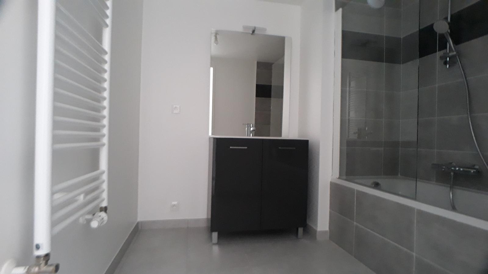 
																																							3 pièces - 
																																						3ème étage - 65m² - 955,74 € - Photo #5