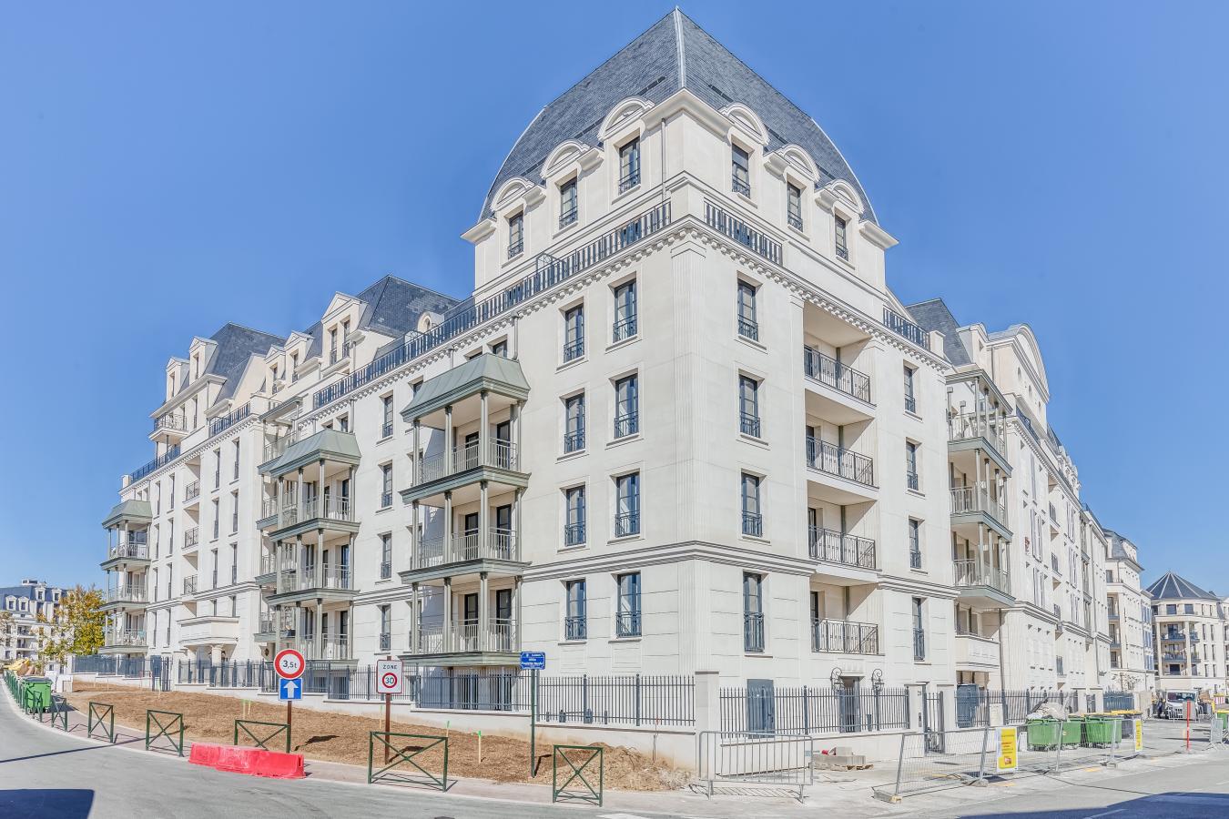 
																			4 pièces - 
																		1er étage - 86m² - 1 867,48 € - Photo #3