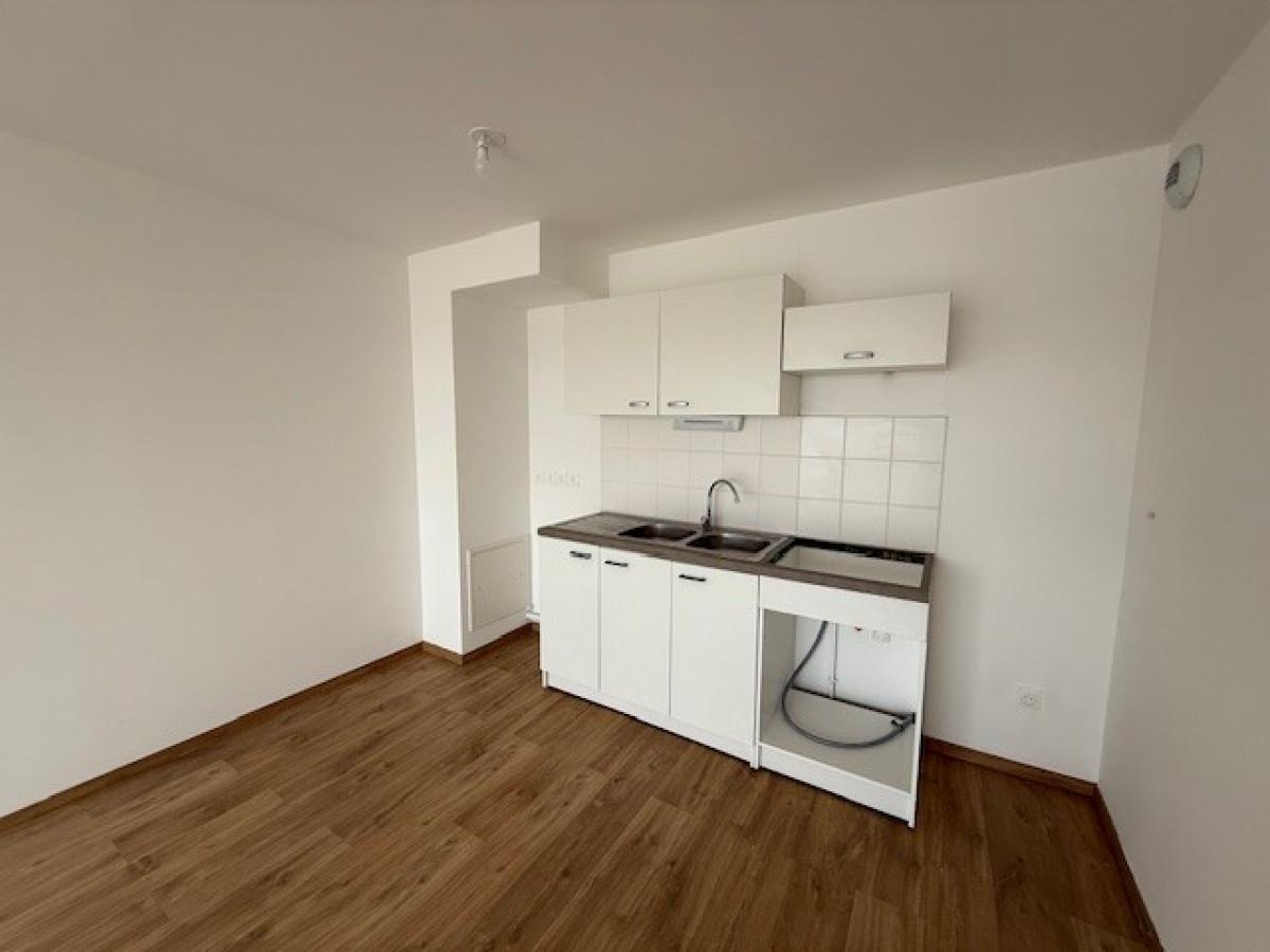 
																			3 pièces - 
																		3ème étage - 61m² - 832,37 € - Photo #3