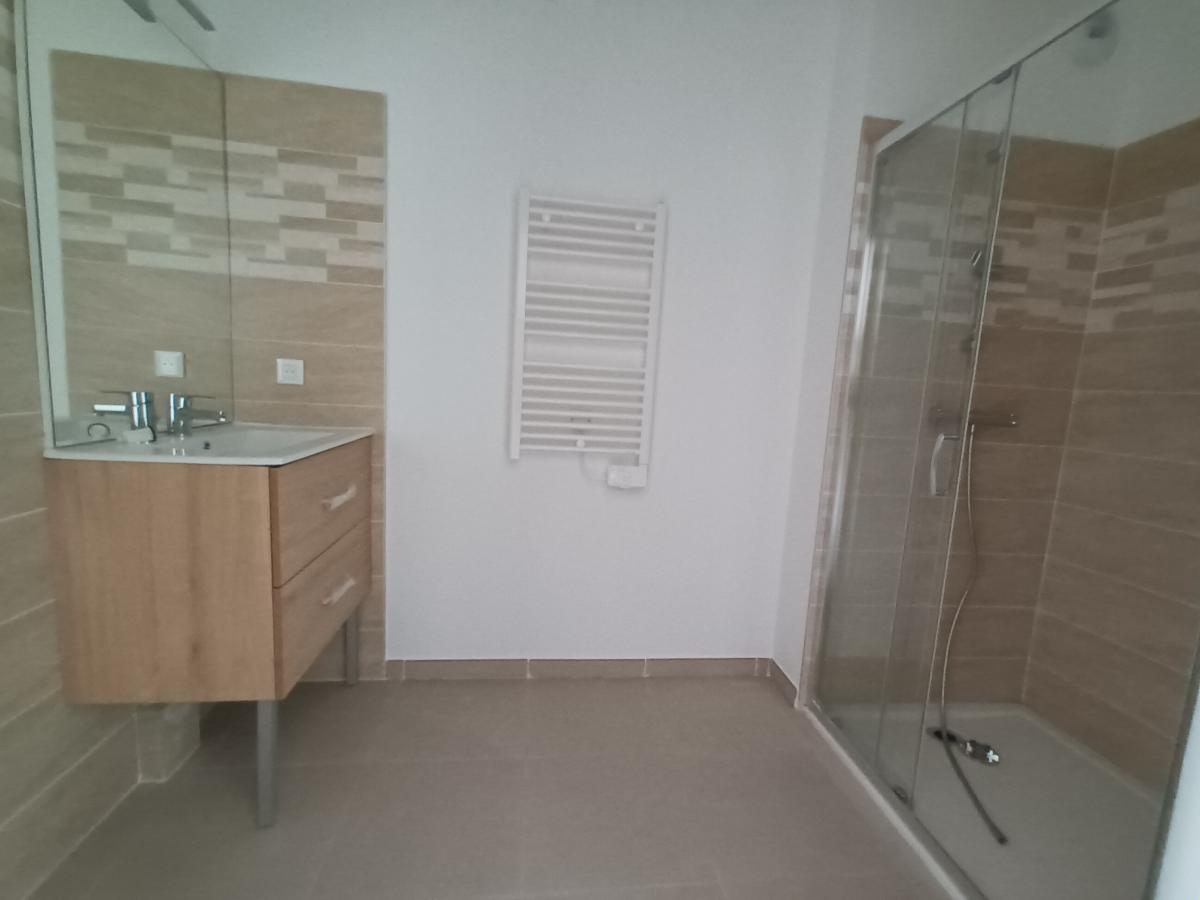 
																																							3 pièces - 
																																						1er étage - 65m² - 977,07 € - Photo #4