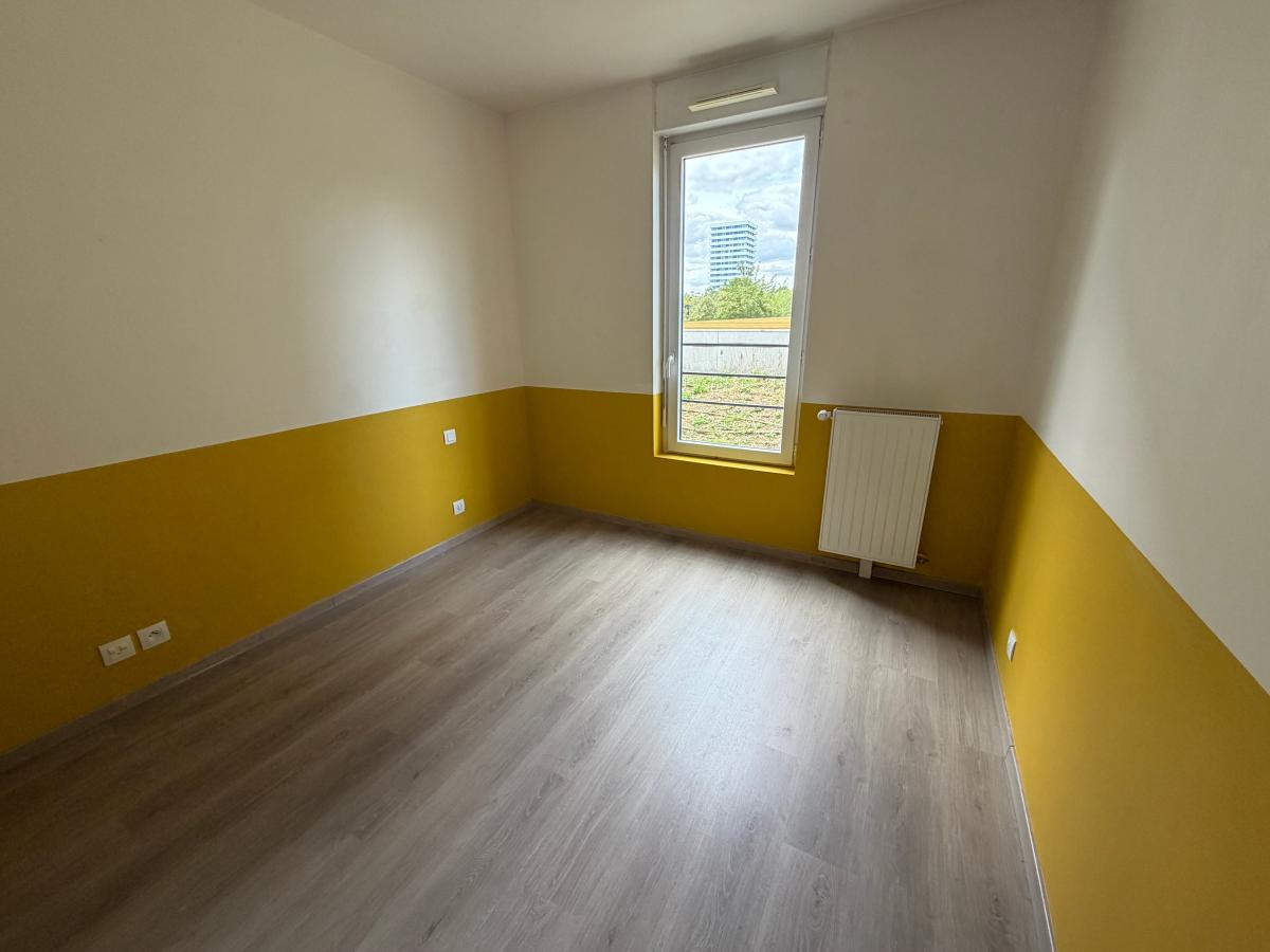 
																																							3 pièces - 
																																						1er étage - 69m² - 870,48 € - Photo #5