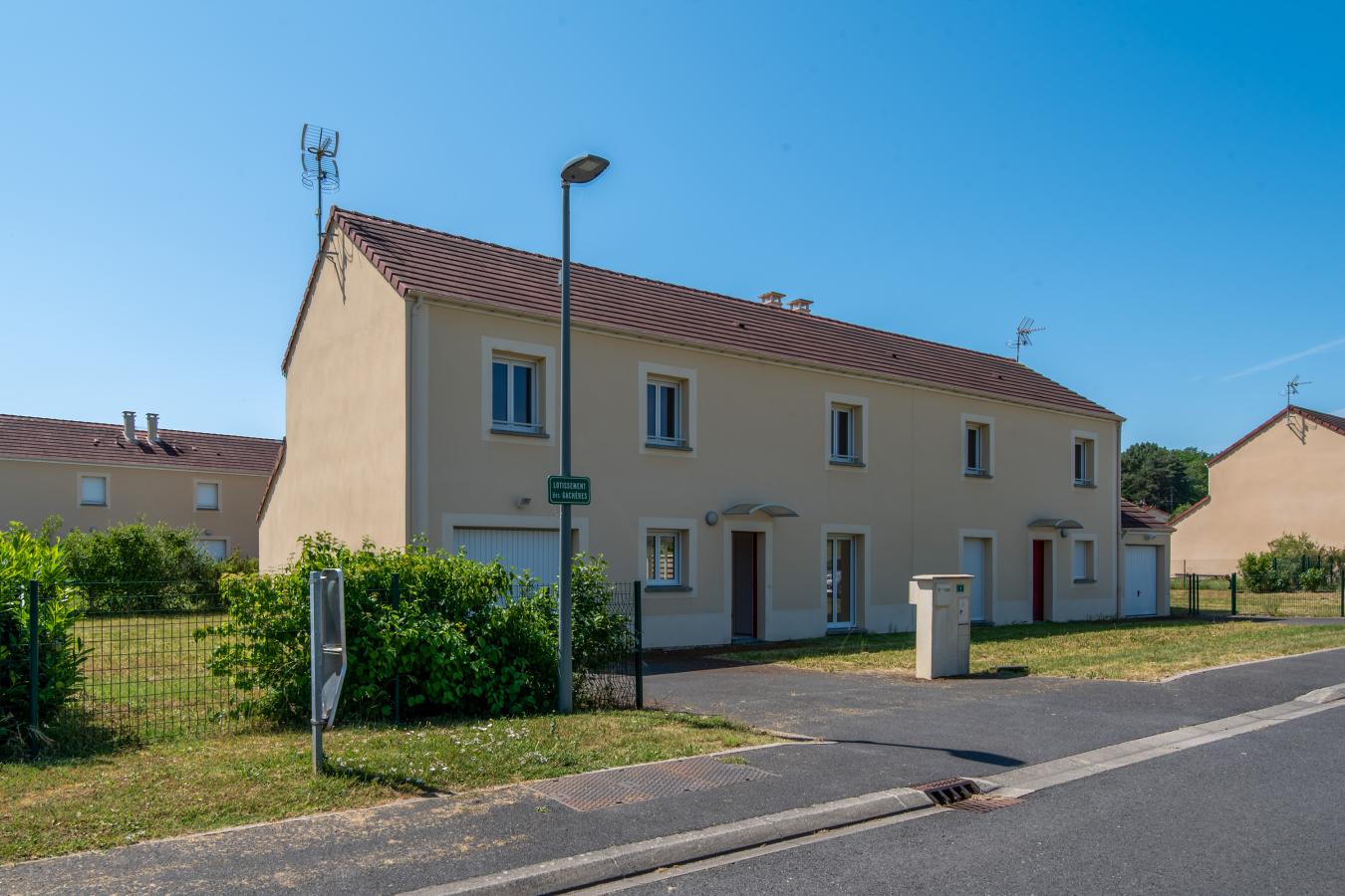 
																			4 pièces - 
																		RDC - 91m² - 668,30 € - Photo #0