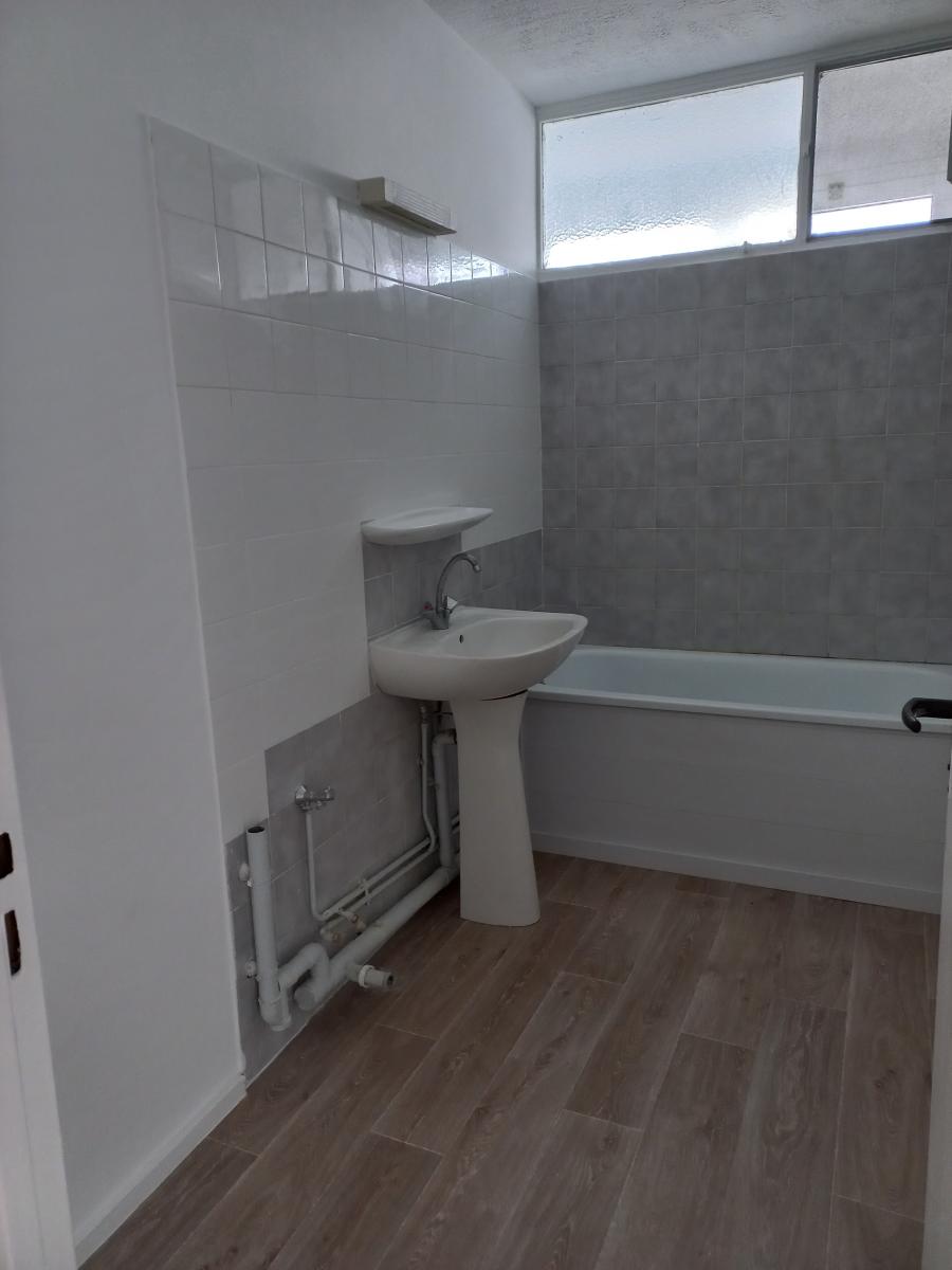 3 pièces - 1er étage - 62m² - 748,76 € - Photo #6