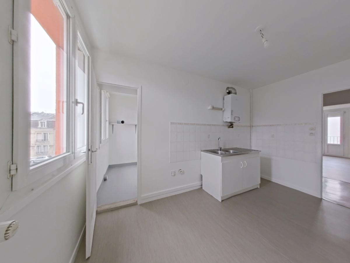 
																																							4 pièces - 
																																						7ème étage - 74m² - 819,94 € - Photo #2