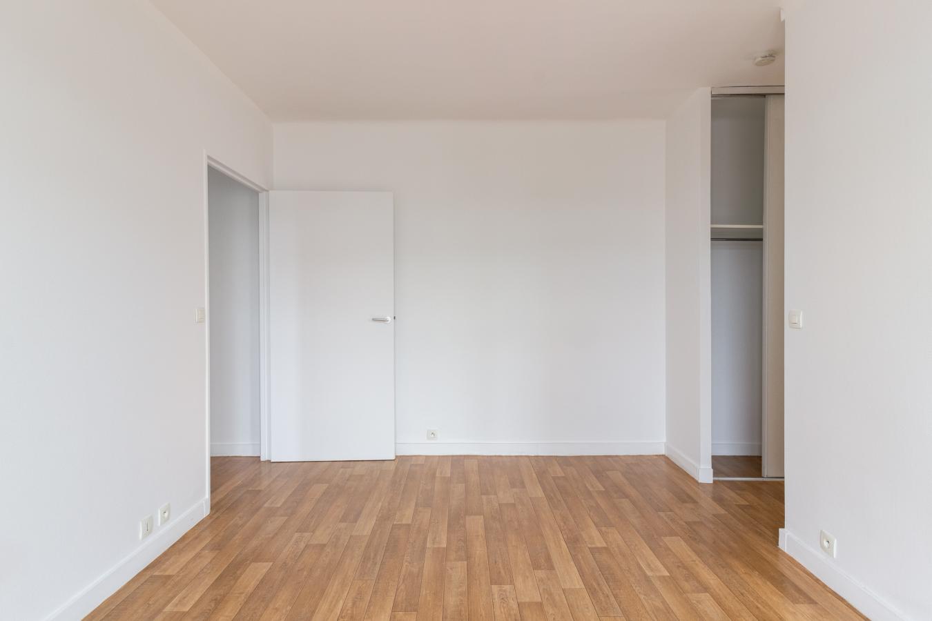 
																																							2 pièces - 
																																						RDC - 39m² - 999,28 € - Photo #1