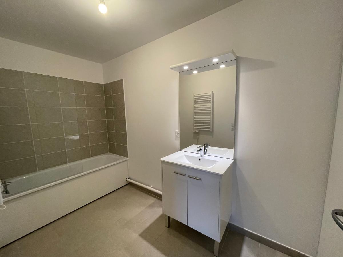 
																																							2 pièces - 
																																						RDC - 46m² - 801,82 € - Photo #2