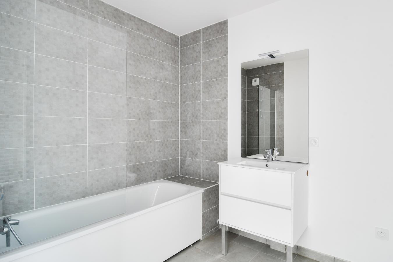 
																																							3 pièces - 
																																						3ème étage - 64m² - 1 215,37 € - Photo #4