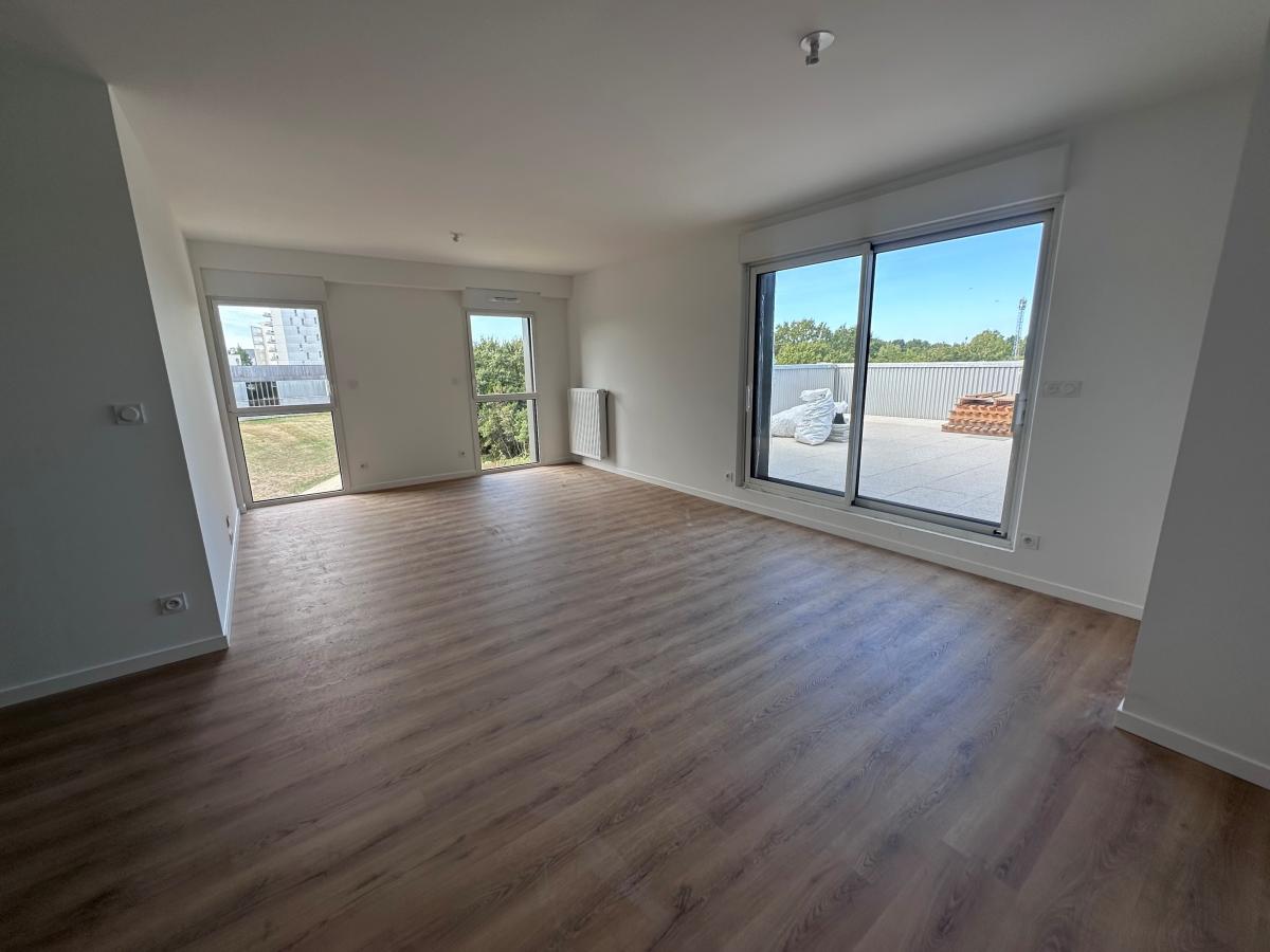 4 pièces - 4ème étage - 87m² - 1 121,29 € - Photo #2