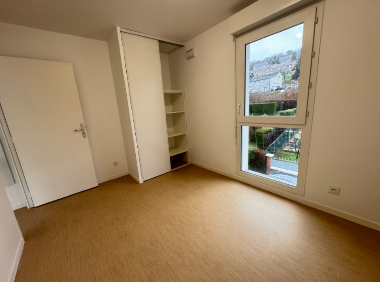 
																																							2 pièces - 
																																						2ème étage - 41m² - 517,46 € - Photo #4