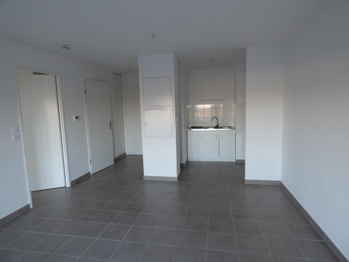 
																																							2 pièces - 
																																						1er étage - 41m² - 662,45 € - Photo #1