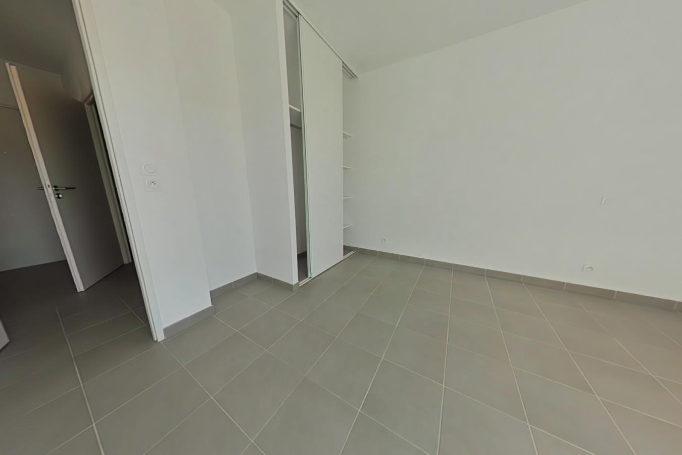 
																																							2 pièces - 
																																						1er étage - 42m² - 798,28 € - Photo #5