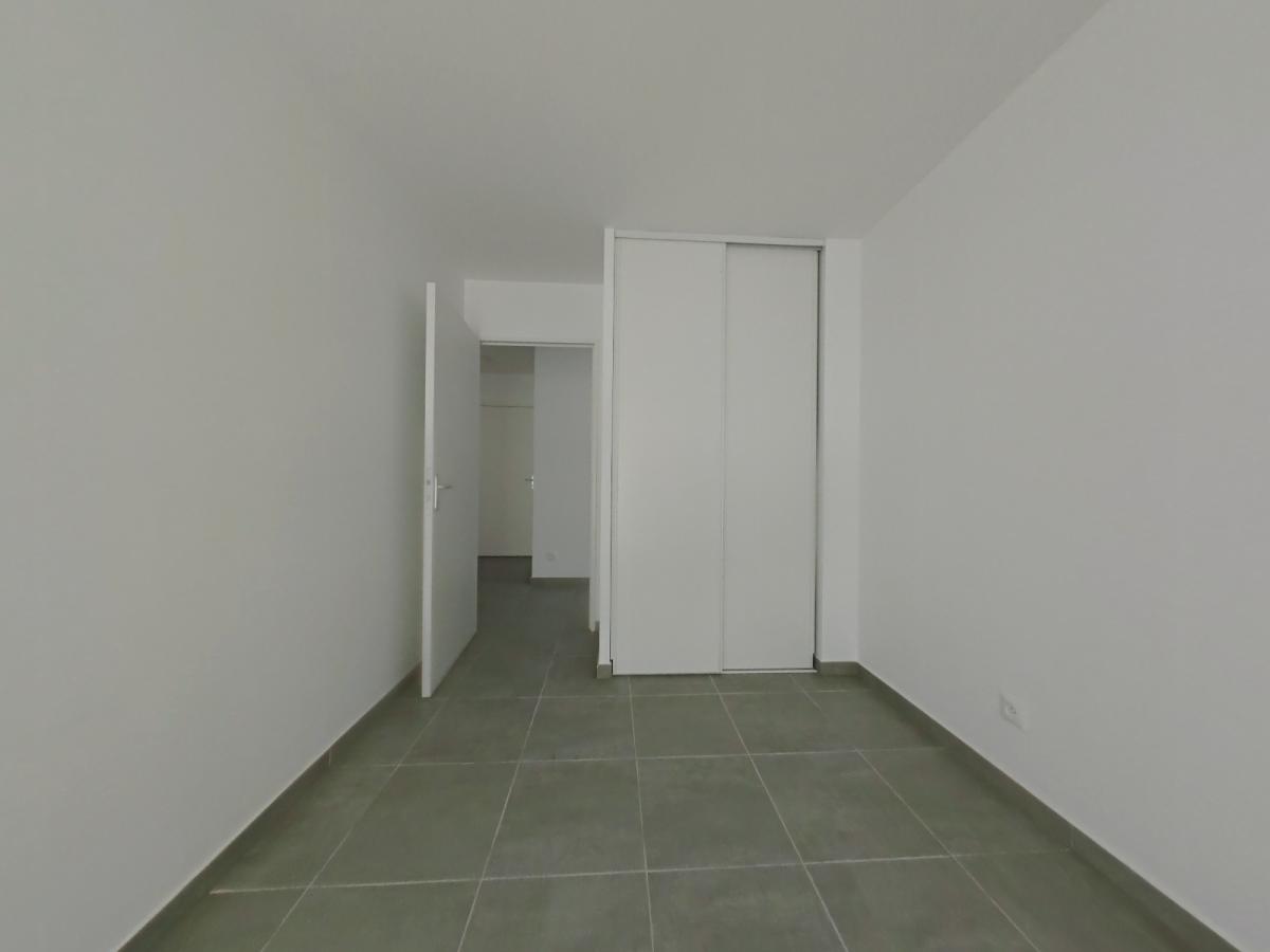
																																							4 pièces - 
																																						3ème étage - 80m² - 1 415,57 € - Photo #3