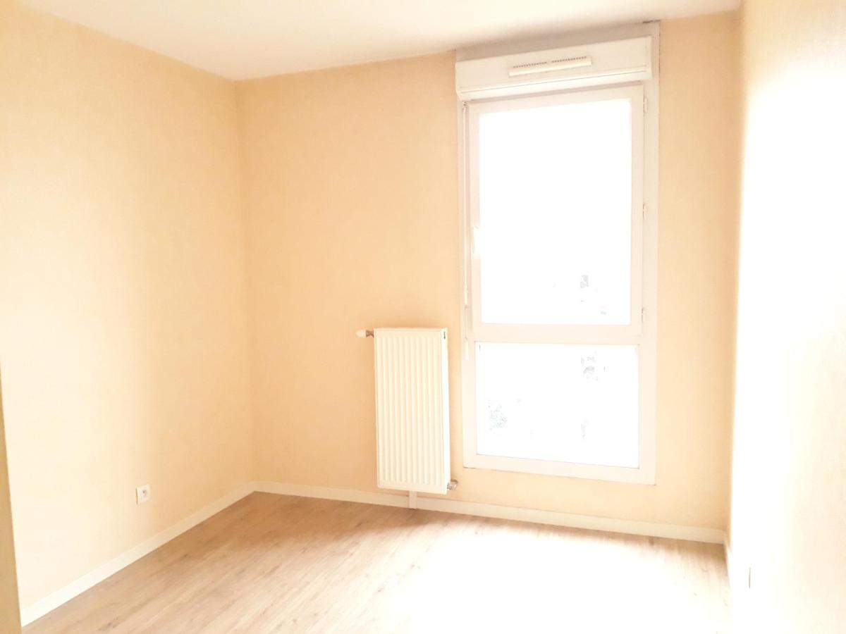 4 pièces - 2ème étage - 91m² - 1 177,72 € - Photo #3