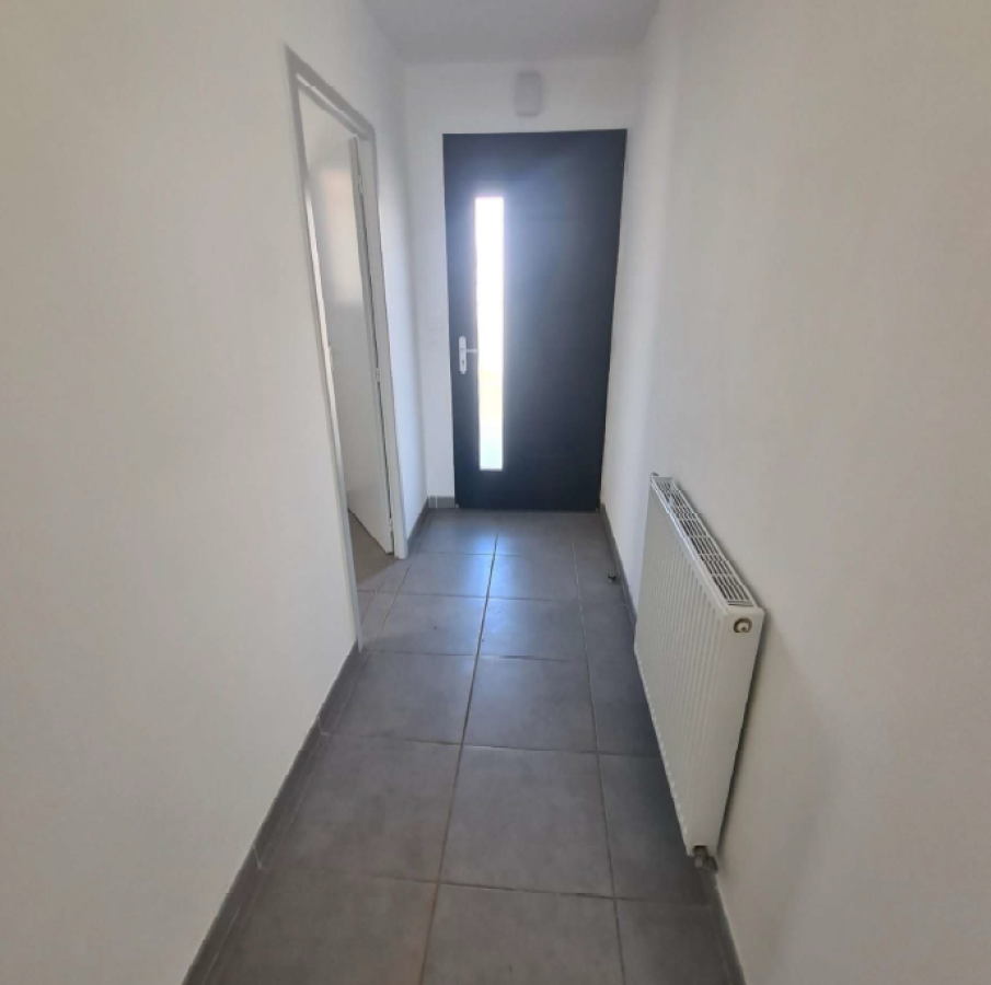 
																																							4 pièces - 
																																						RDC - 91m² - 1 050,43 € - Photo #1