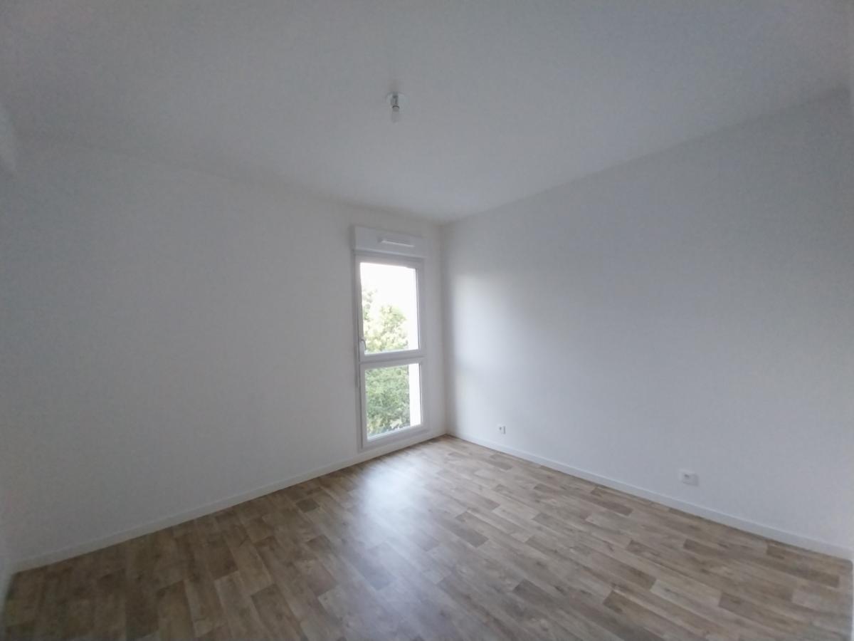 
																																							3 pièces - 
																																						3ème étage - 65m² - 850,03 € - Photo #5