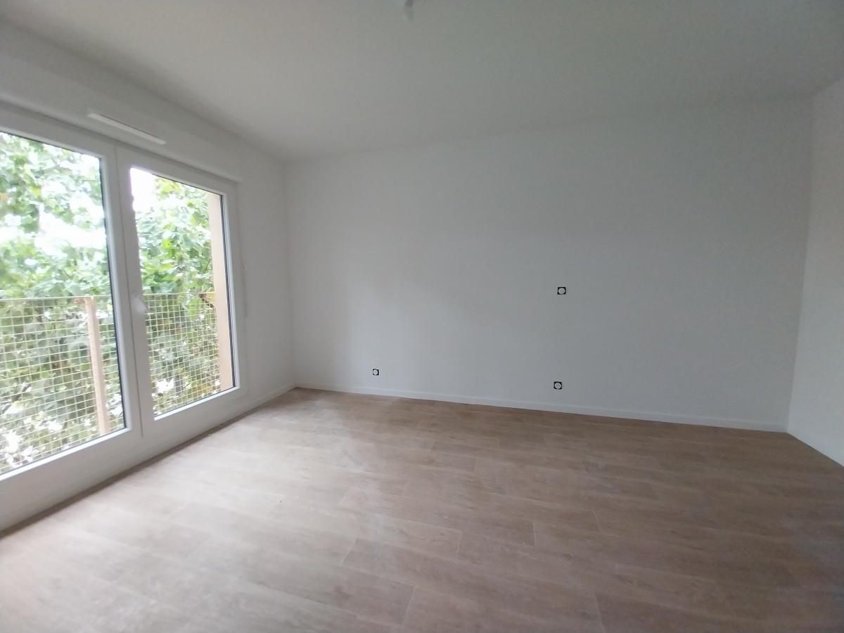 2 pièces - 2ème étage - 42m² - 737,93 € - Photo #3