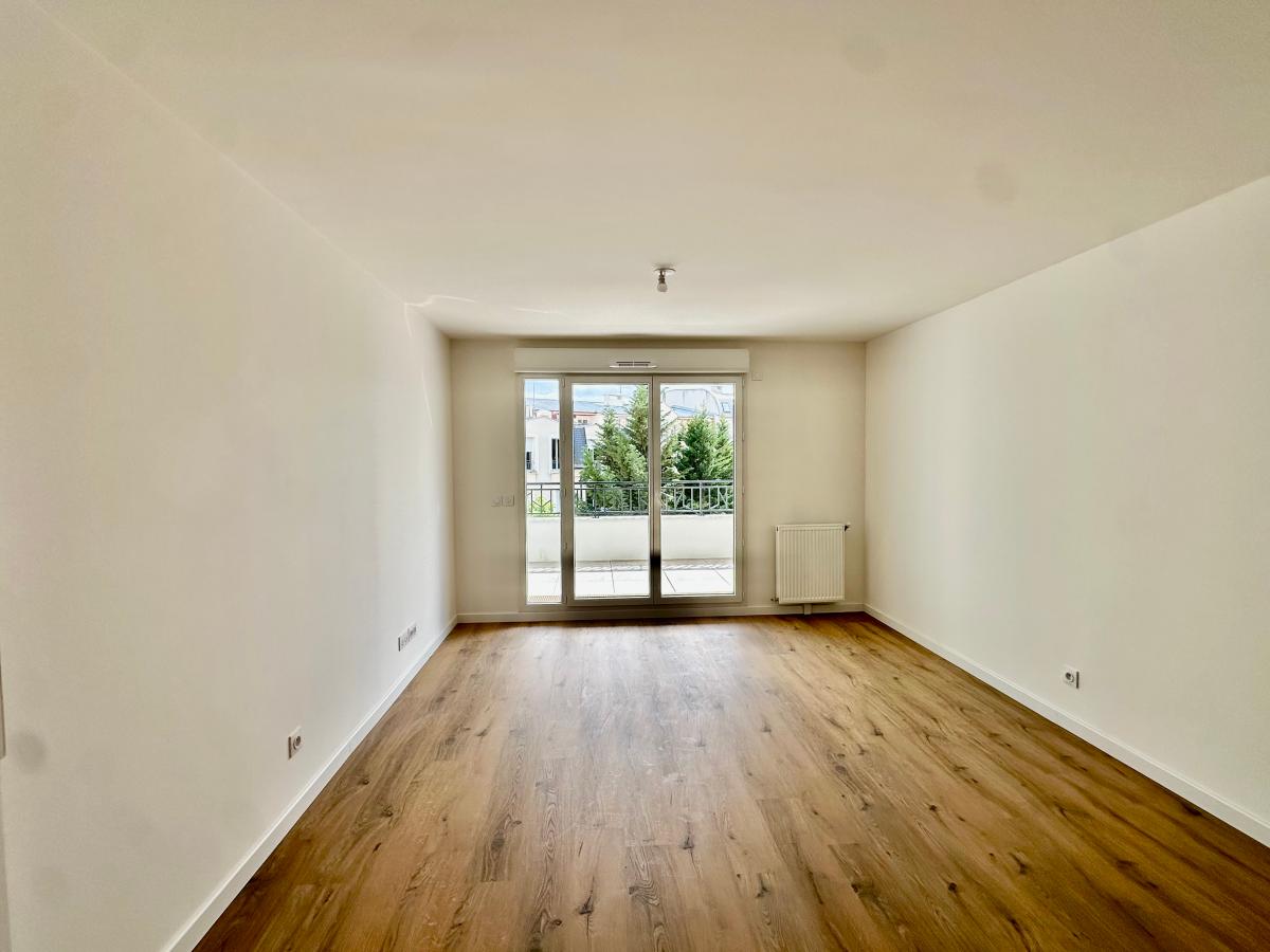 
																			4 pièces - 
																		1er étage - 79m² - 1 550,40 € - Photo #2