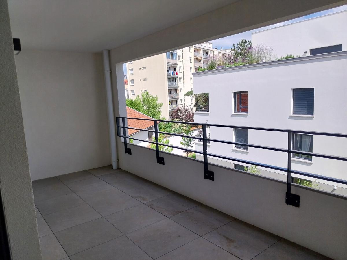 
																																							4 pièces - 
																																						1er étage - 87m² - 1 364,91 € - Photo #2