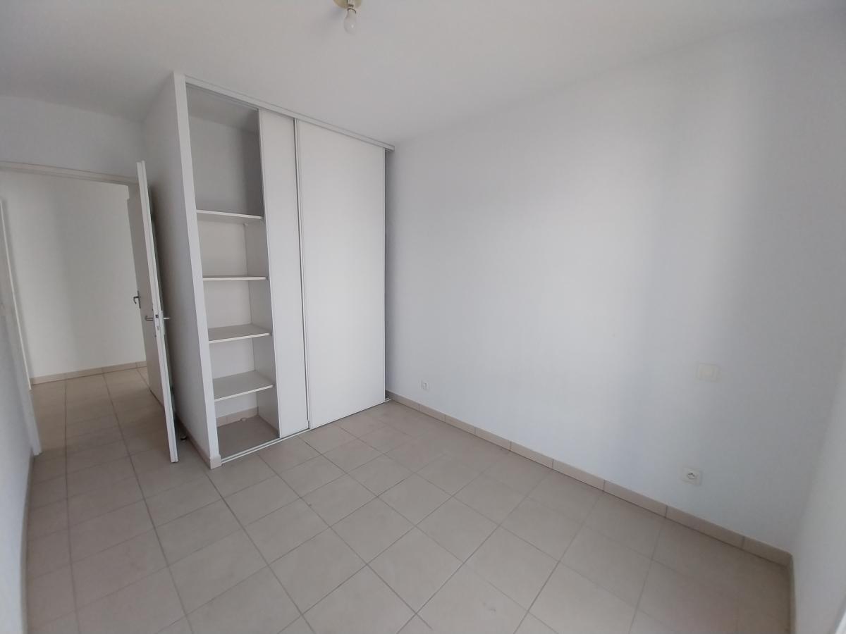 
																																							3 pièces - 
																																						2ème étage - 67m² - 185 000 € - Photo #6