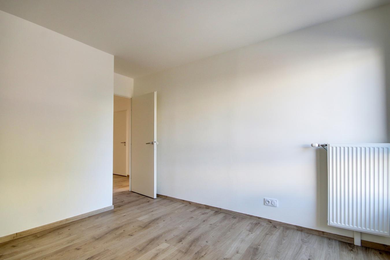 4 pièces - 1er étage - 76m² - 1 083,52 € - Photo #3