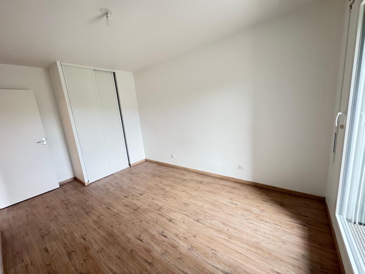3 pièces - 4ème étage - 63m² - 805,14 € - Photo #2