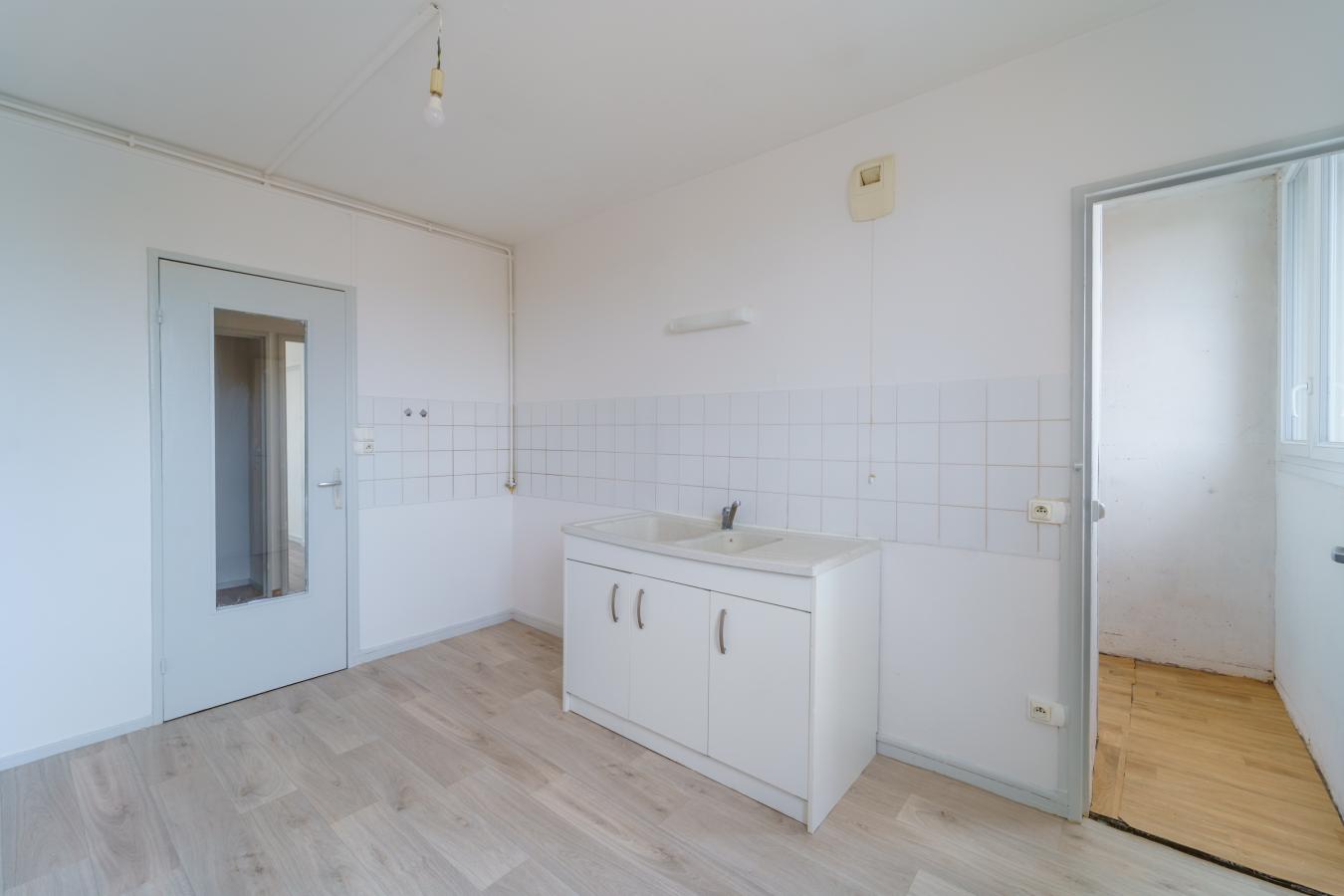 
																																							3 pièces - 
																																						4ème étage - 69m² - 547,40 € - Photo #4