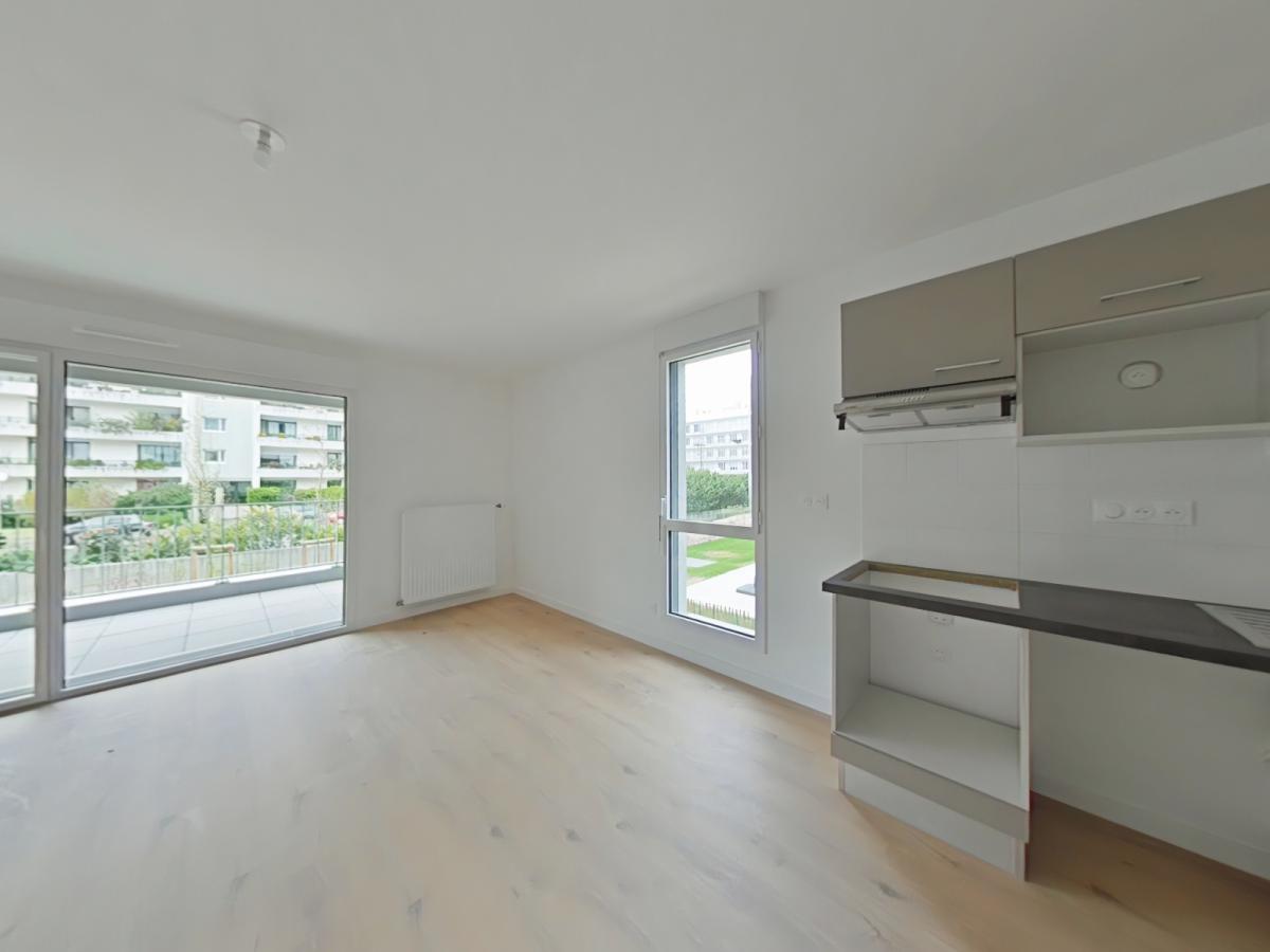 
																			3 pièces - 
																		1er étage - 69m² - 1 045,78 € - Photo #3