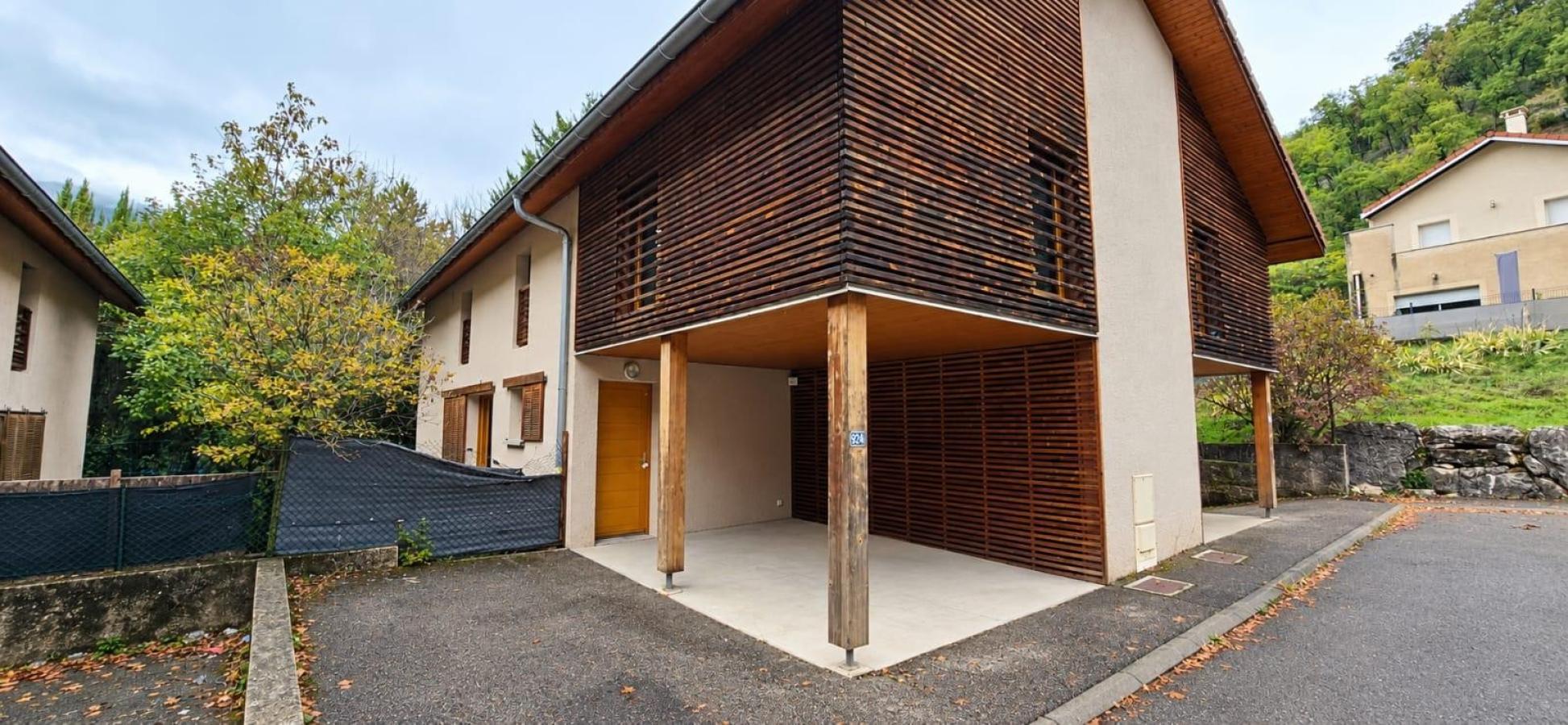 4 pièces - RDC - 108m² - 1 094,47 € - Photo #1