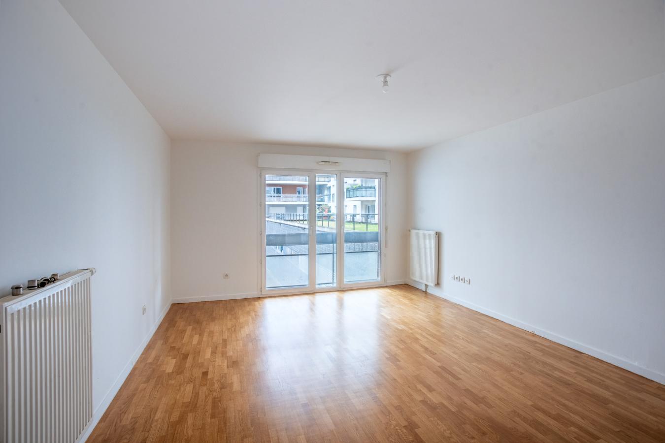 4 pièces - 1er étage - 76m² - 1 920,59 € - Photo #1
