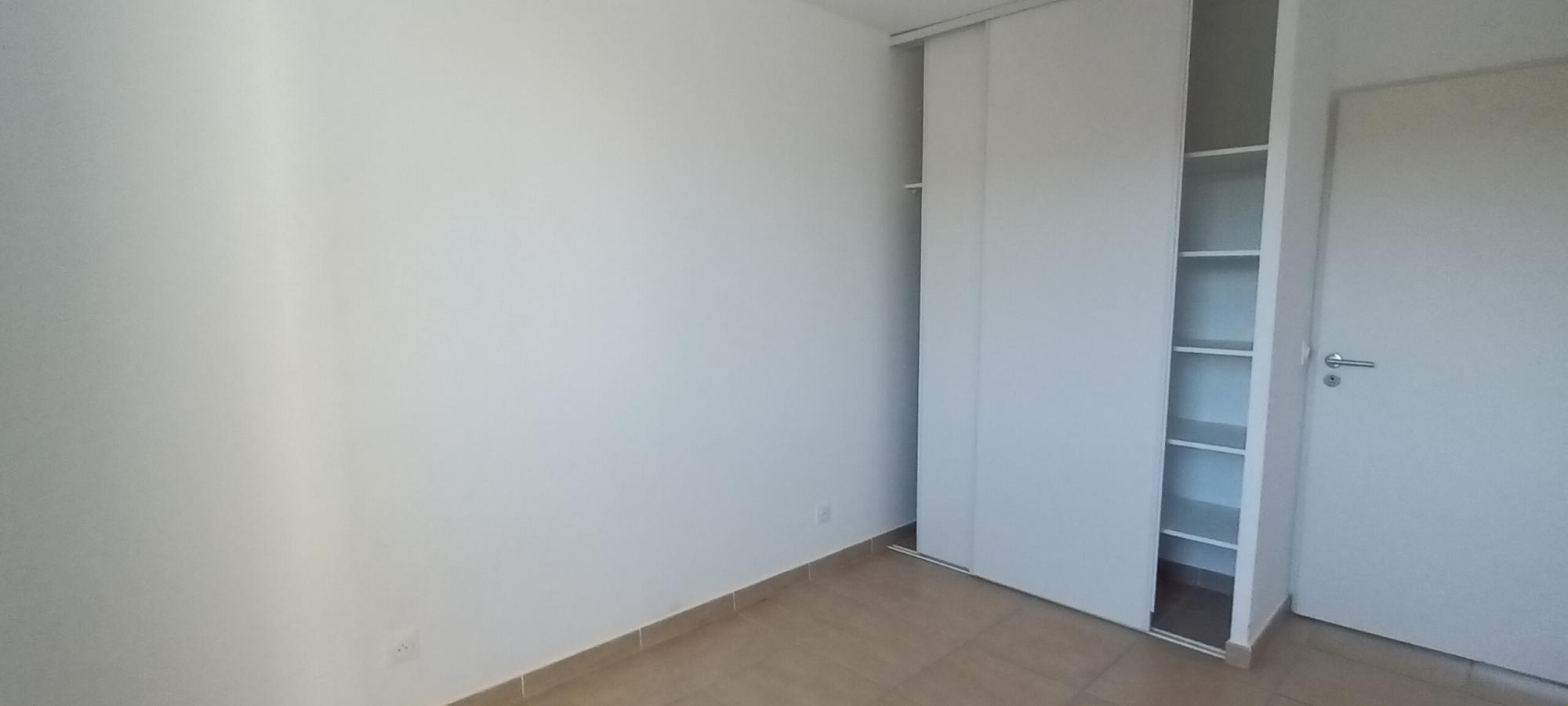 
																																							3 pièces - 
																																						2ème étage - 68m² - 1 003,85 € - Photo #6