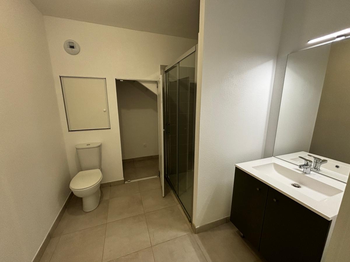 
																																							4 pièces - 
																																						RDC - 85m² - 884,77 € - Photo #3