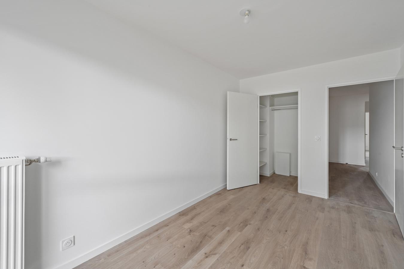 
																																							3 pièces - 
																																						1er étage - 64m² - 1 295,17 € - Photo #2