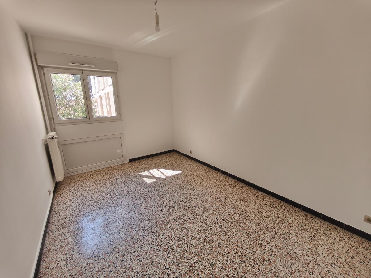 
																																							5 pièces - 
																																						RDC - 91m² - 300 000 € - Photo #1