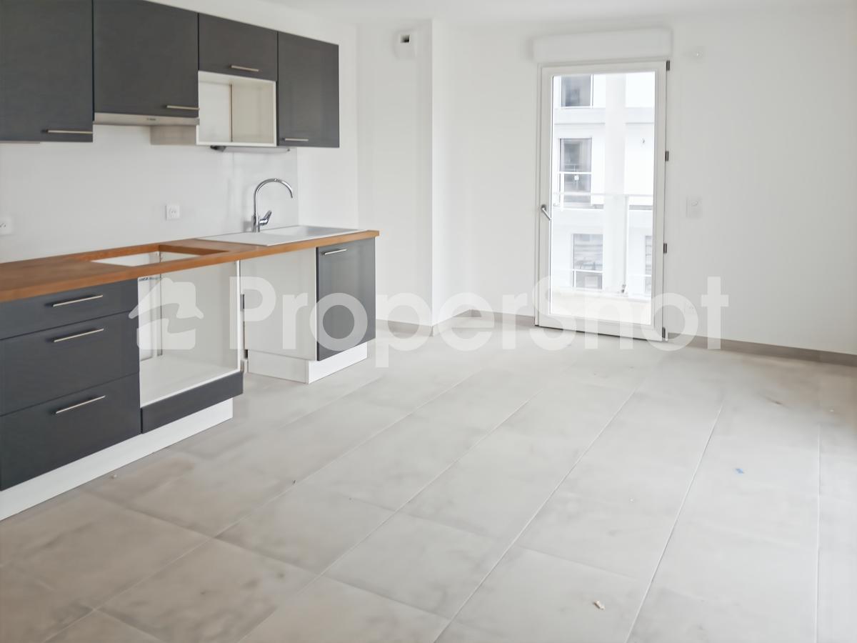 
																																							2 pièces - 
																																						6ème étage - 48m² - 971,59 € - Photo #3