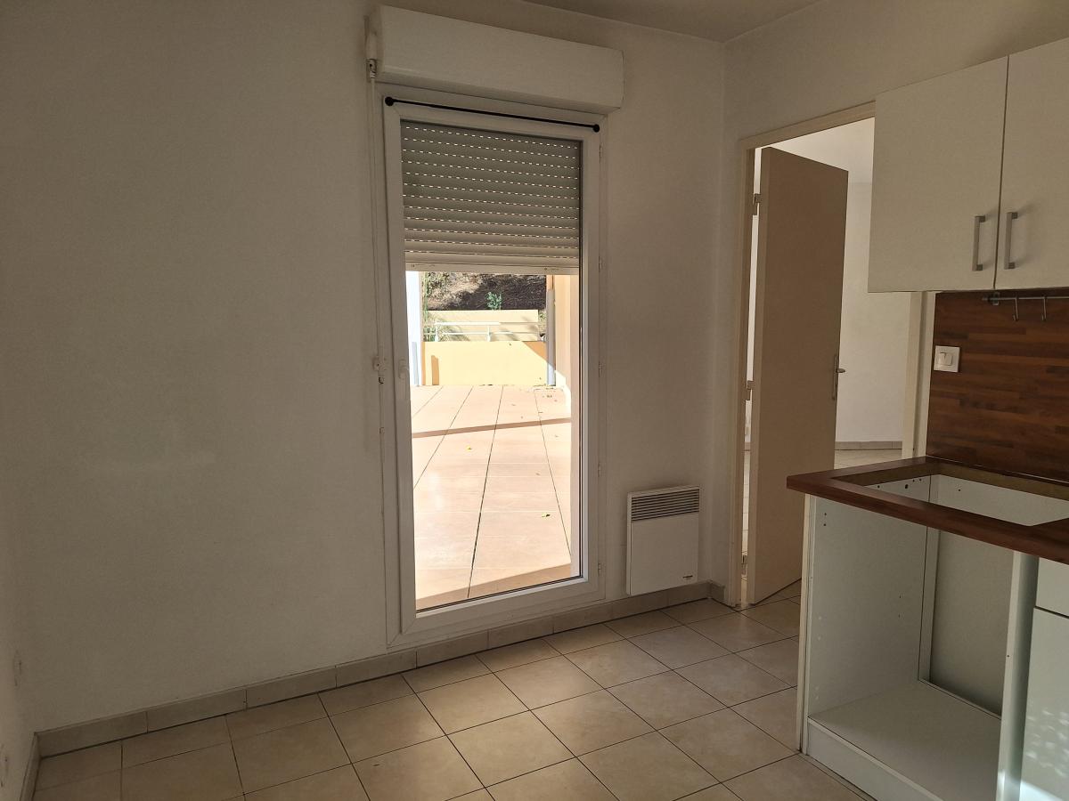 
																			3 pièces - 
																		RDC - 85m² - 1 114,18 € - Photo #4