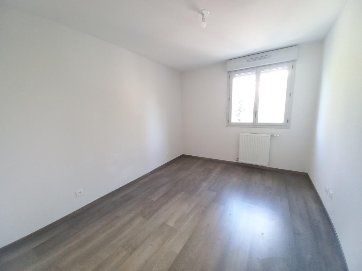 
																																							3 pièces - 
																																						1er étage - 72m² - 811,11 € - Photo #4